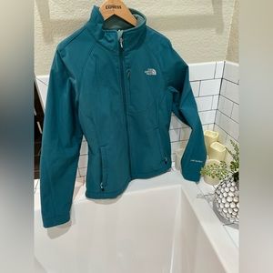 Women North Face apex jacket